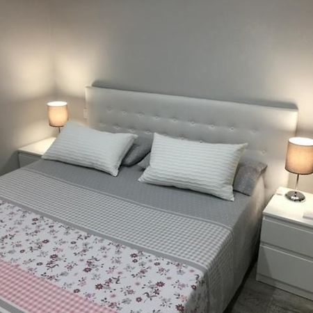 Apartamento Estilo Nordico En Malasana Madrid Luaran gambar